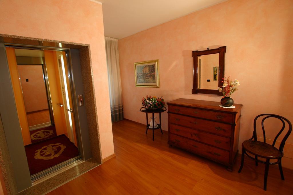 Hotel Castel Lodron Storo Exterior photo